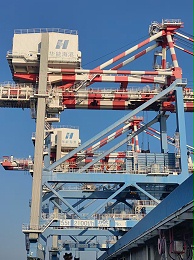 2026年1月15日，上海华绳公司及港机绳生产厂家一行三人，赴华能（福建）海港有限公司进行技术交流及服务。